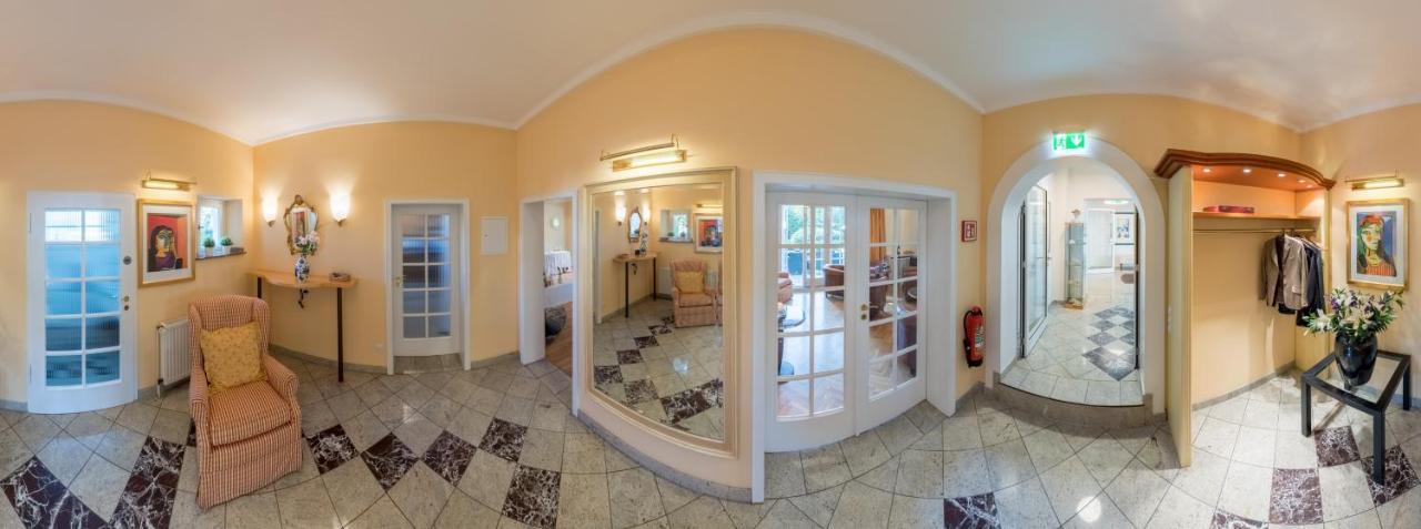 דיסלדורף Hotel Villa Im Park מראה חיצוני תמונה