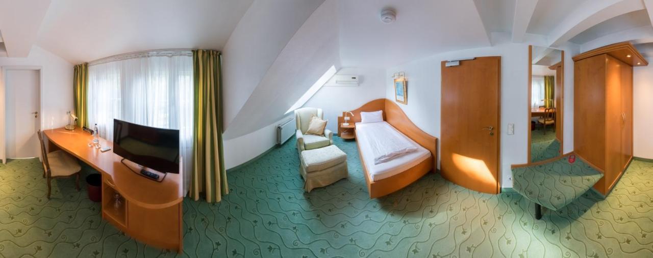 דיסלדורף Hotel Villa Im Park חדר תמונה